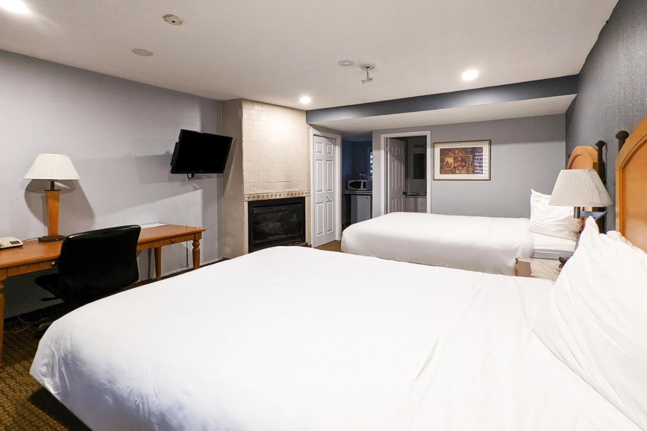 First Canada Hotel Cornwall Hwy 401 On Exteriér fotografie
