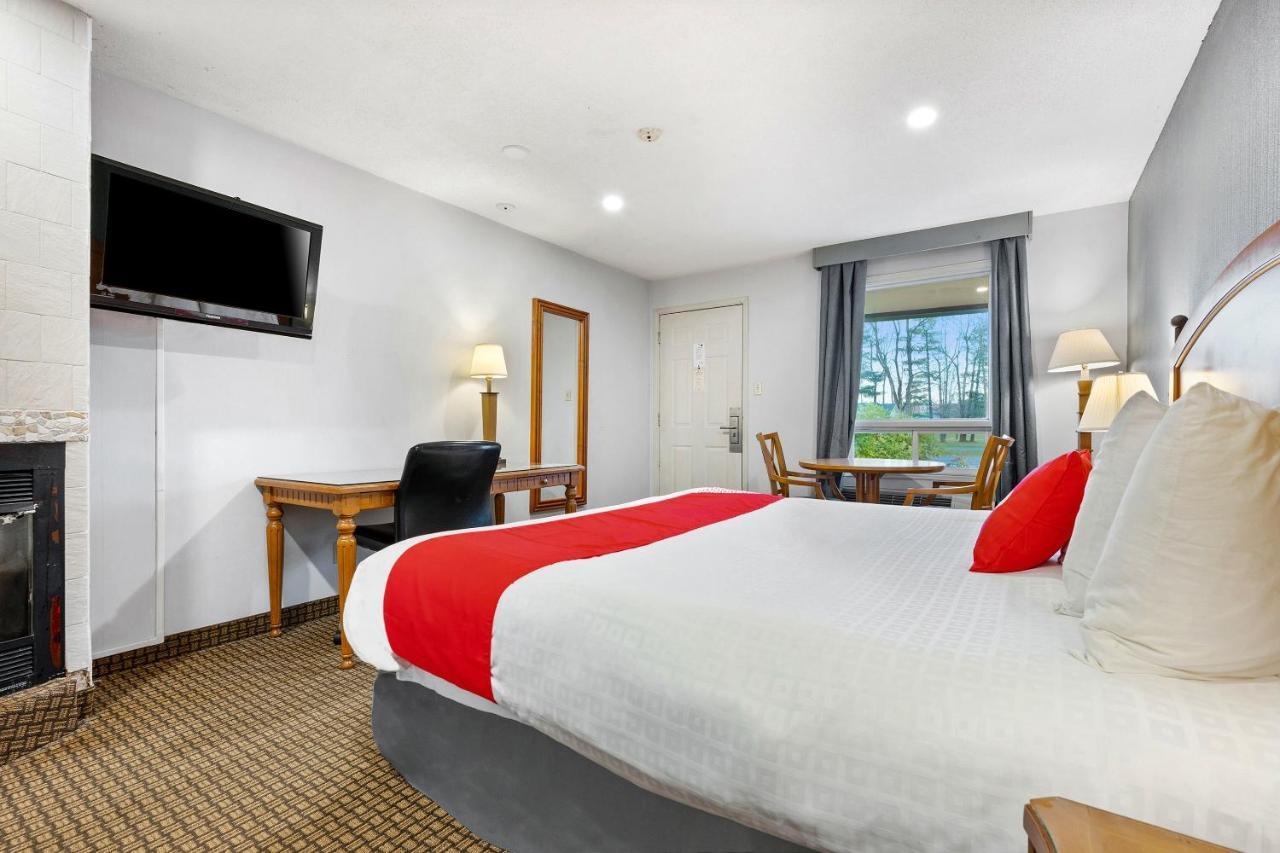First Canada Hotel Cornwall Hwy 401 On Exteriér fotografie